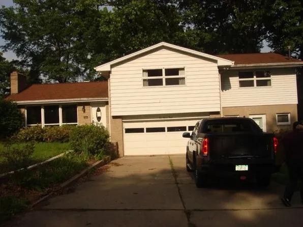 133 White Oak Dr, Butler, PA 16001