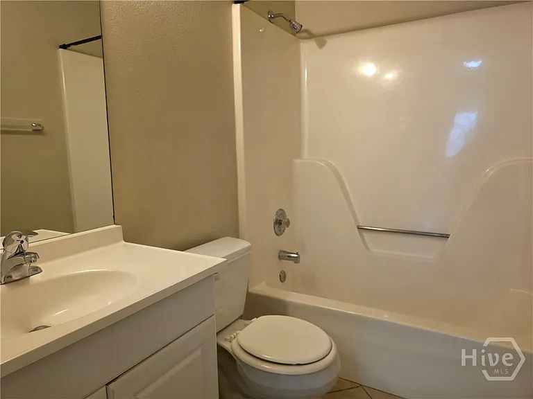 407 Savannah Ave — Photo 15