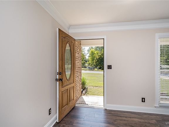 3rd image of 3106 31st St
