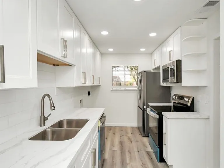 7849 Leonora St — Photo 5