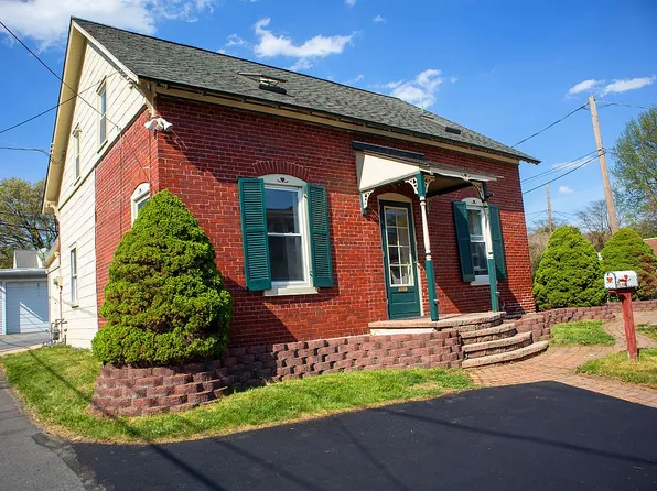 2129R Spring St, West Lawn, PA 19609