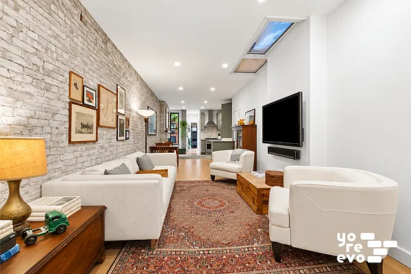 Living room, photo 1