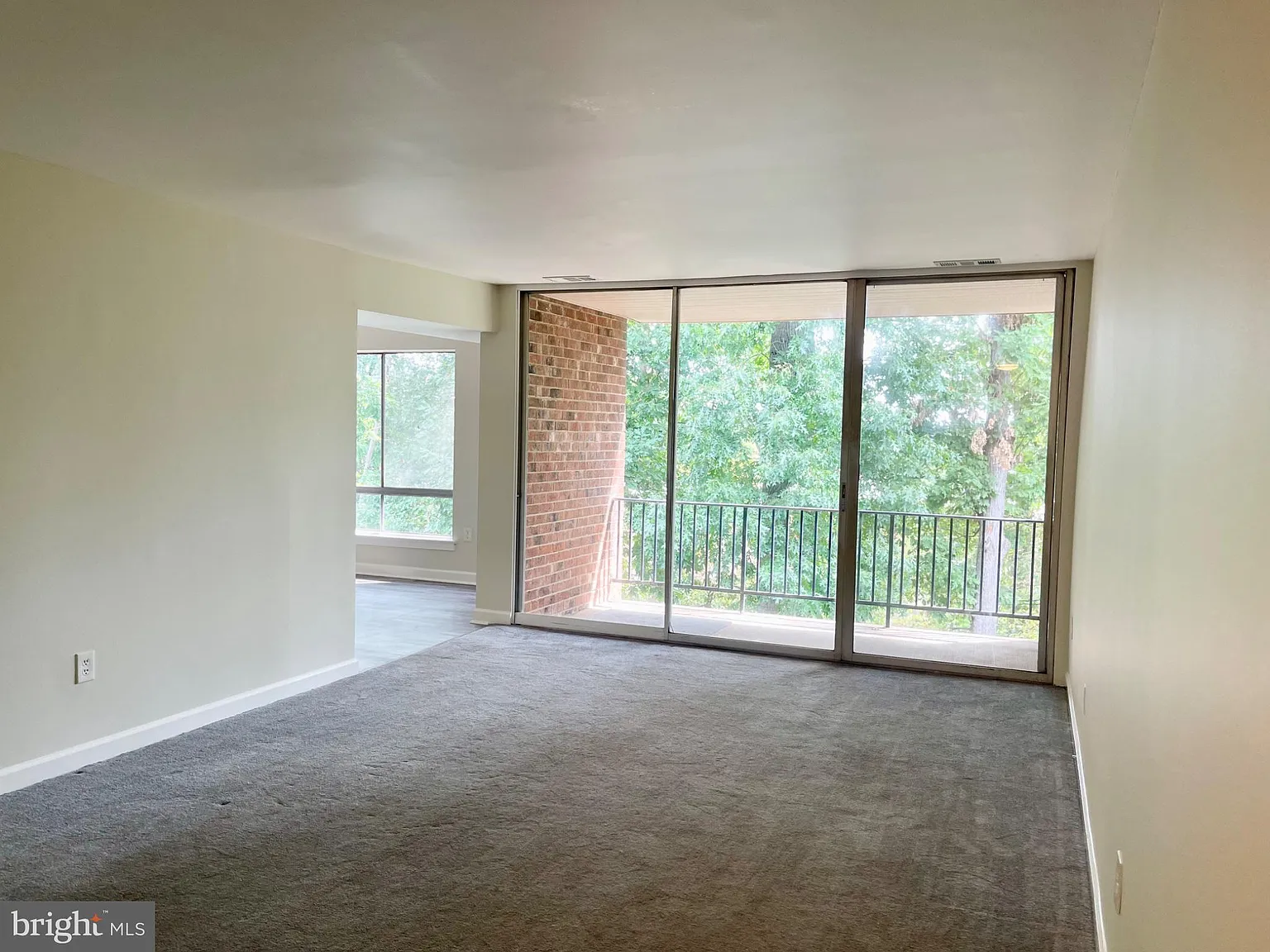 Chelsea Wood Condominium — Photo 3