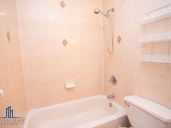 3rd image of 10 Claver Pl #2C2