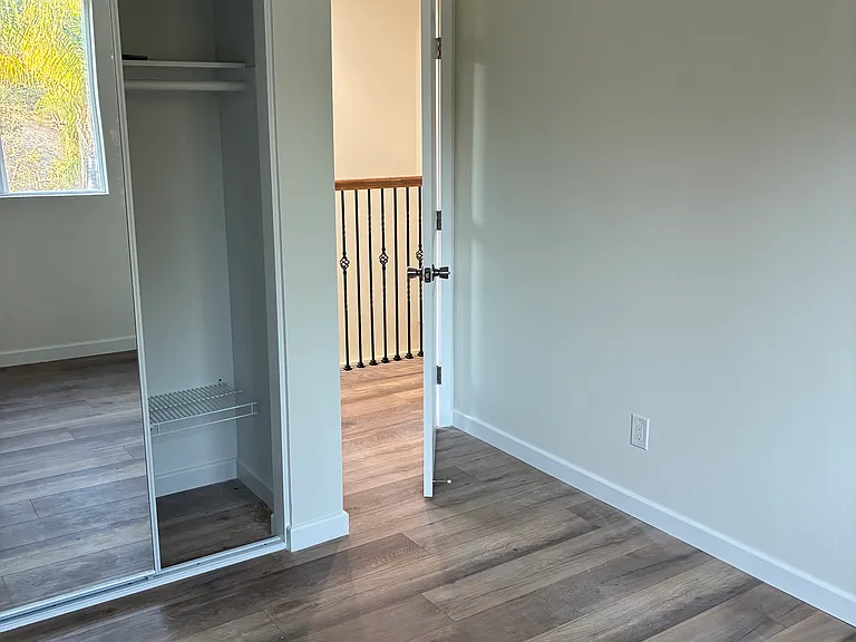 11721 Shoshone Ave — Photo 8