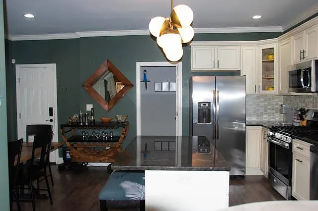 3438 California Ave — Photo 6