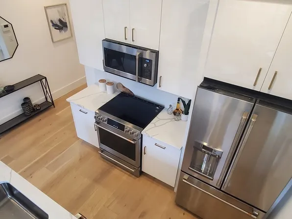 9 Greenmount St #2, Dorchester, MA 02125