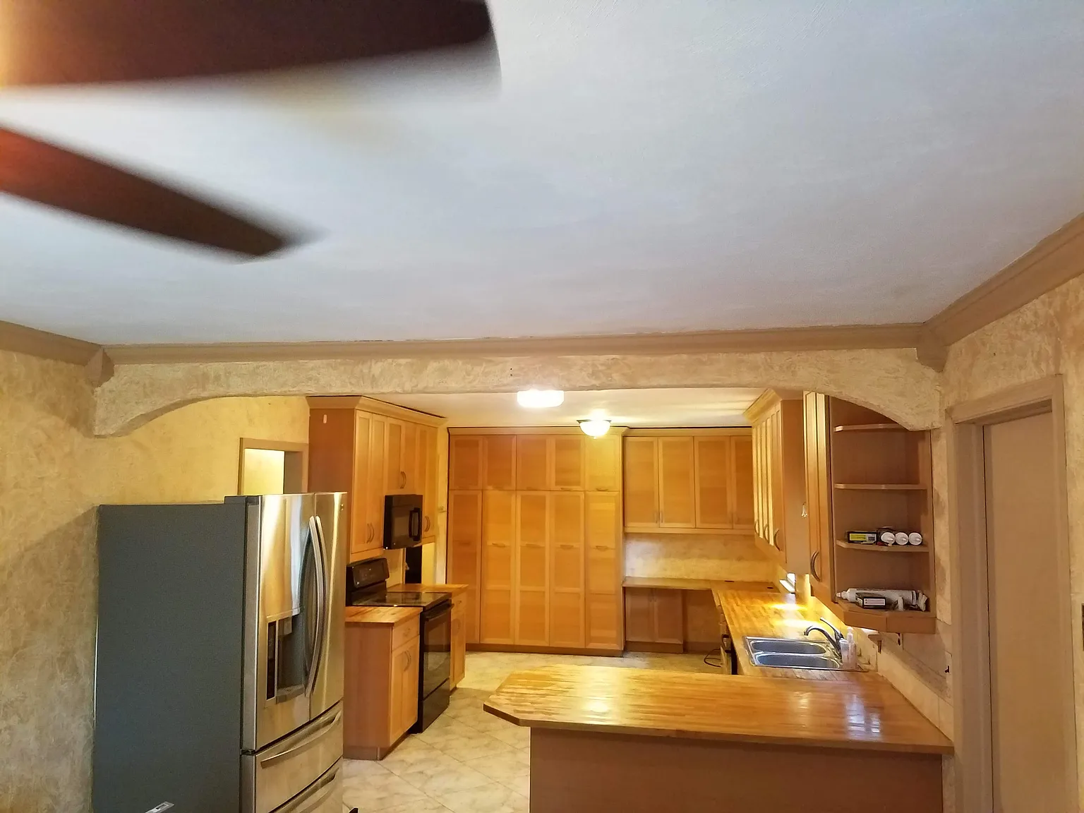 3 bed, 1418 sqft, $2,250 — Photo 2