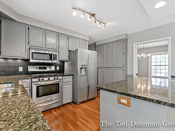 4th image of 735 Newcastle Dr