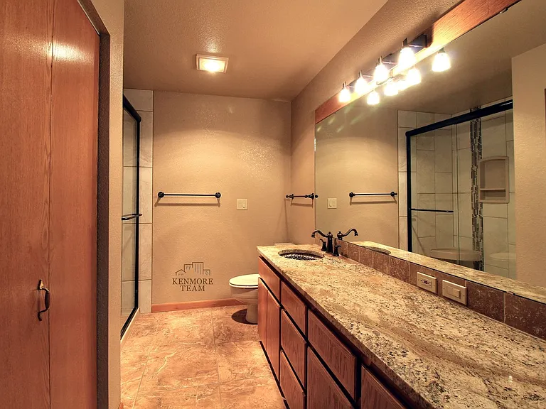 3600 Eastlake Dr — Photo 18