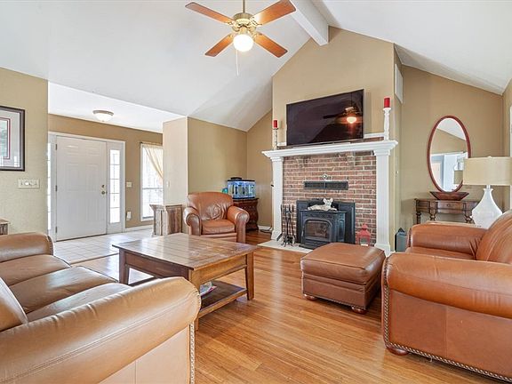 5th image of 13946 Fairmount Rd