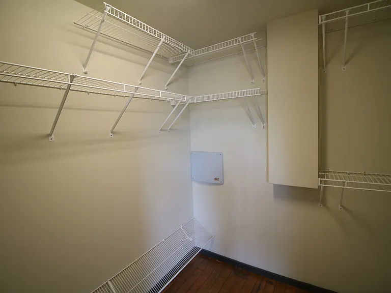 Main 2323 — Photo 11