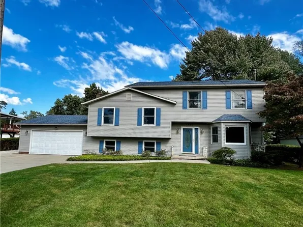 1933 Issaquah St, Cuyahoga Falls, OH 44221