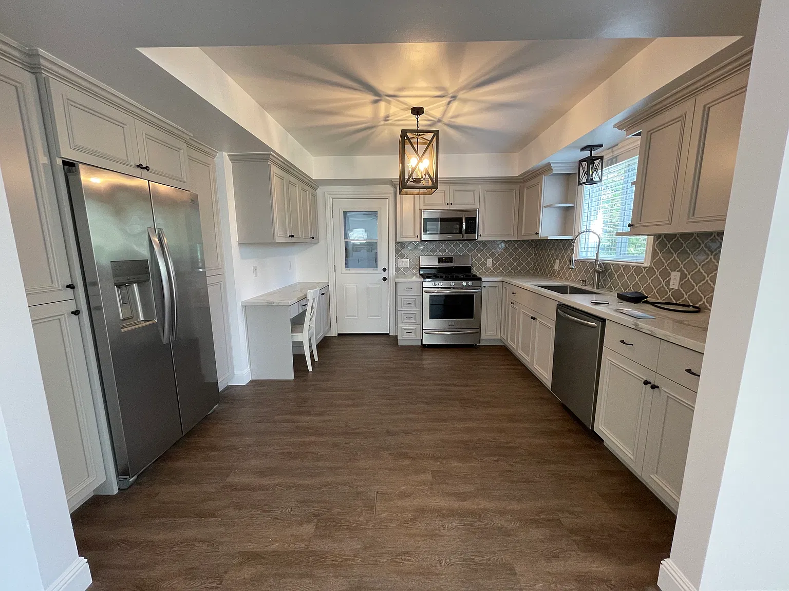 2 bed, 1.5 bath, 1150 sqft, $4,000 — Photo 2