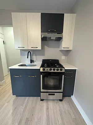Rented by Peter R. Hungerford, LREB | media 1