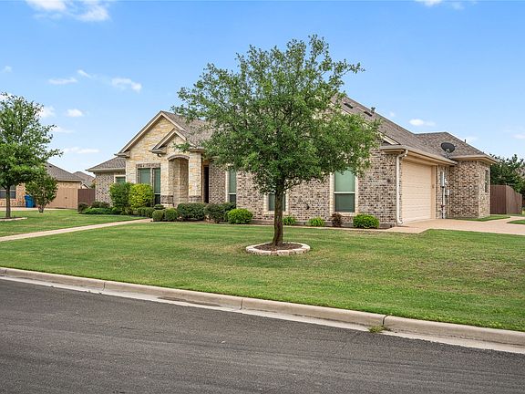 3rd image of 283 Briarleaf Cir