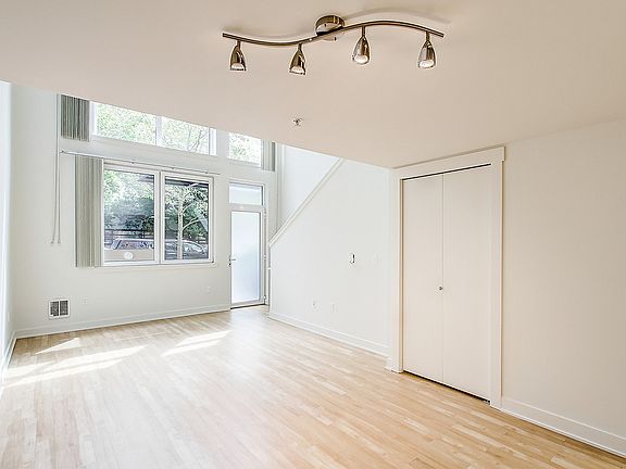 4th image of 118 Republican St #410