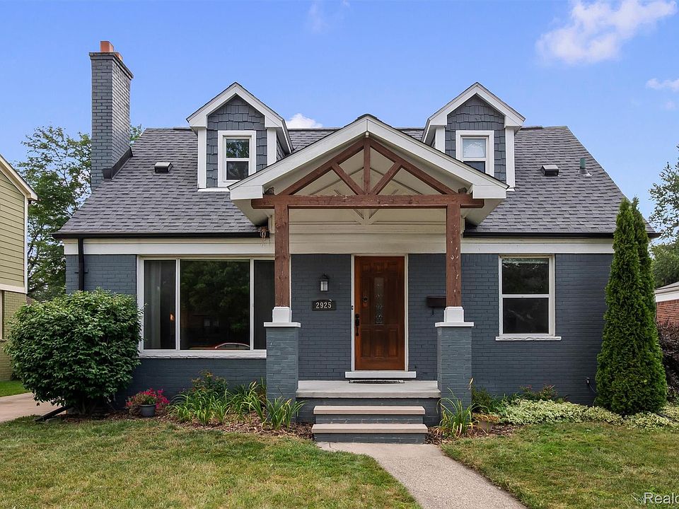 1st image of 2925 Benjamin Ave