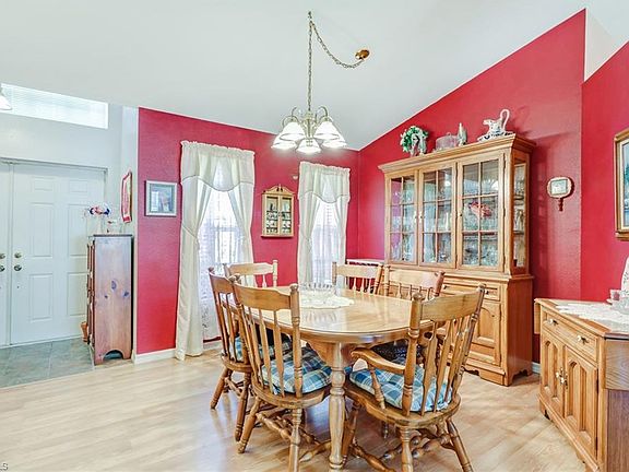 2nd image of 1007 SE 21st Ave