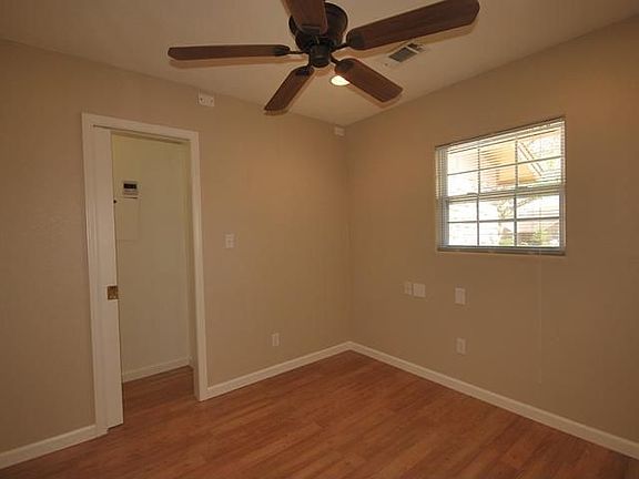4th image of 3802 Oak Meadow Dr