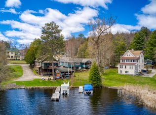 7 Riverside Dr, Saranac Lake, NY 12983