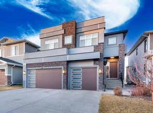 66 S Waterford Rd, Chestermere, AB T1X 2M7