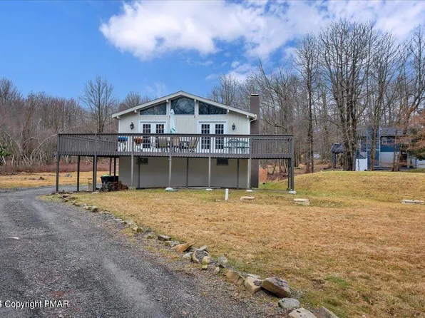 262 Ash Dr, Long Pond, PA 18334