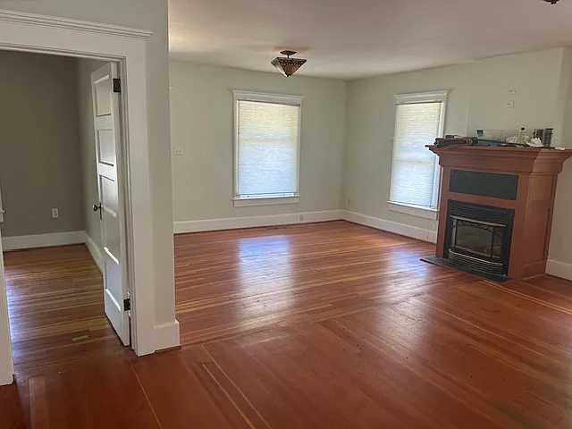 372 Iowa St — Photo 26