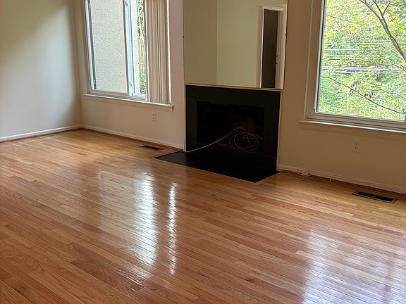 3rd image of 10712 Muirfield Dr