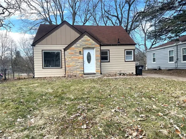 3504 37th St, Des Moines, IA 50310