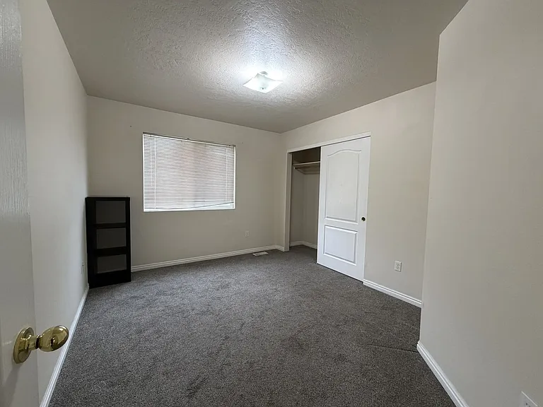 Midland 4-Plex 141 — Photo 17