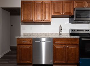2832 Old Galberry Rd APT B, Chesapeake, VA 23323