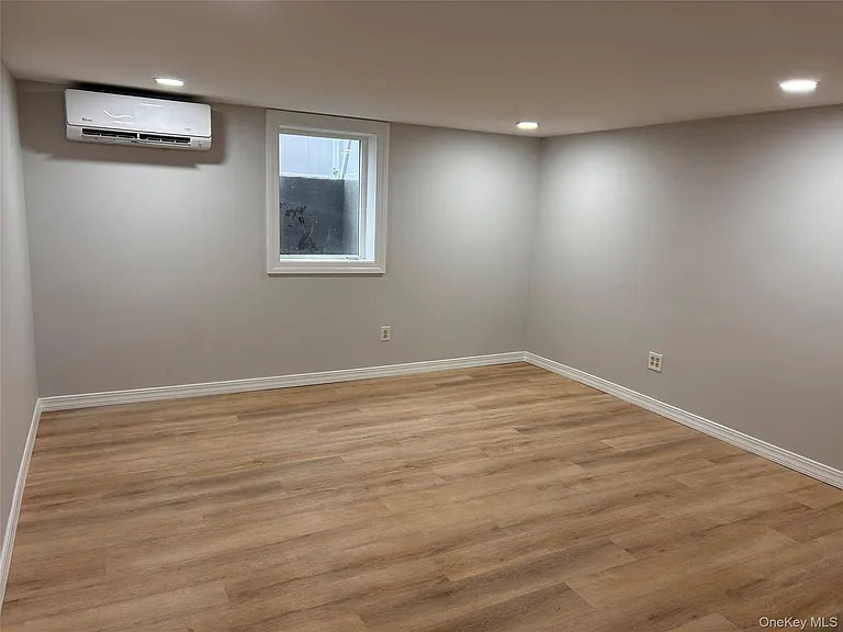 660 Great Neck Rd #1 — Photo 5