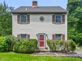 48 Lake Kitchawan Dr, South Salem, NY 10590