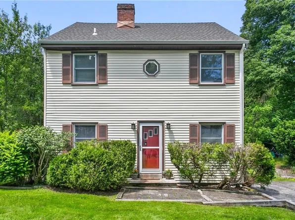 48 Lake Kitchawan Drive, South Salem, NY 10590