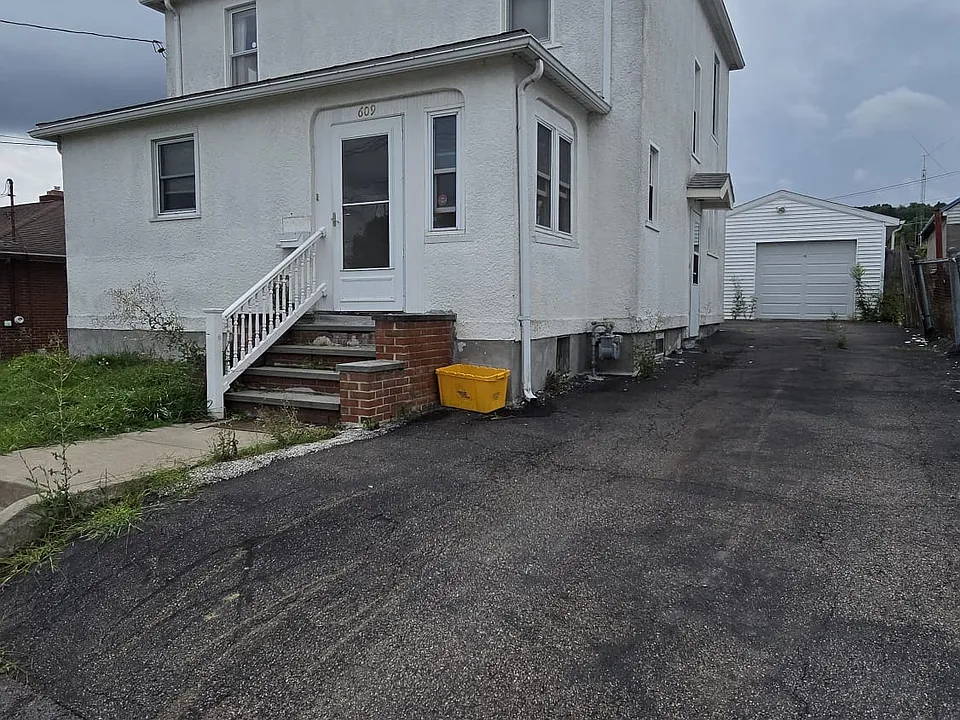 609 Oak Hill Ave