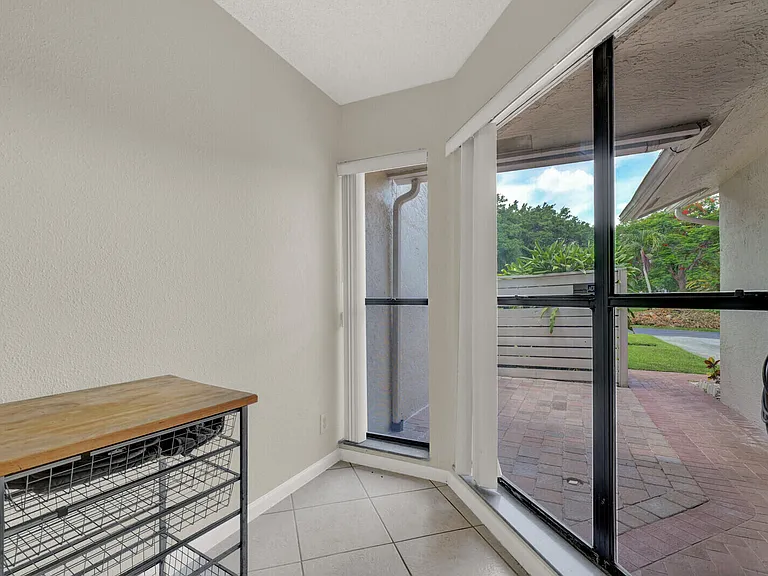 6371 Toulon Dr — Photo 15