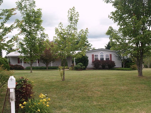 2nd image of 1493 Summitt Rd