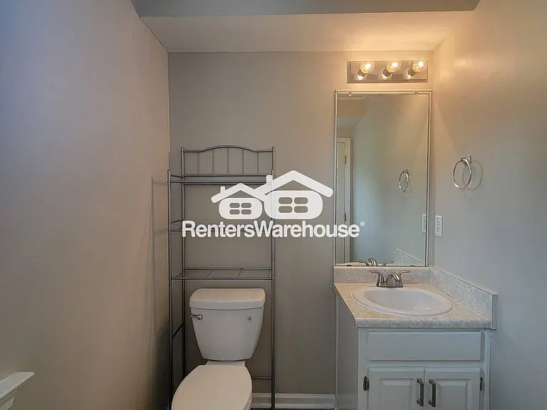 1353 Isleworth Cir — Photo 22