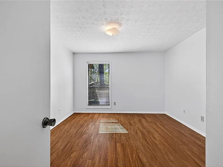 903 Cumberland Ct SE — Photo 12
