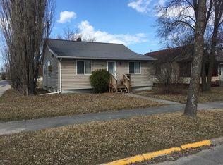 1022 9th St, International Falls, MN 56649