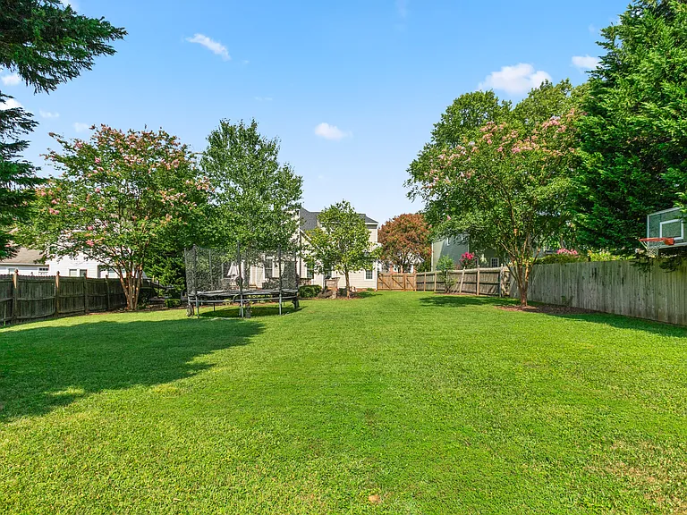 305 Lucas Park Dr — Photo 44