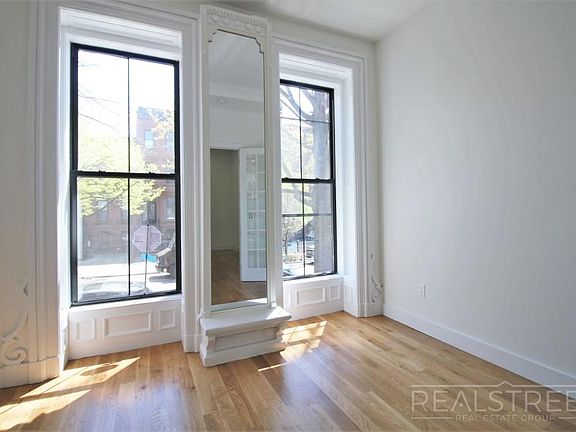3rd image of 631 Willoughby Ave APT 2
