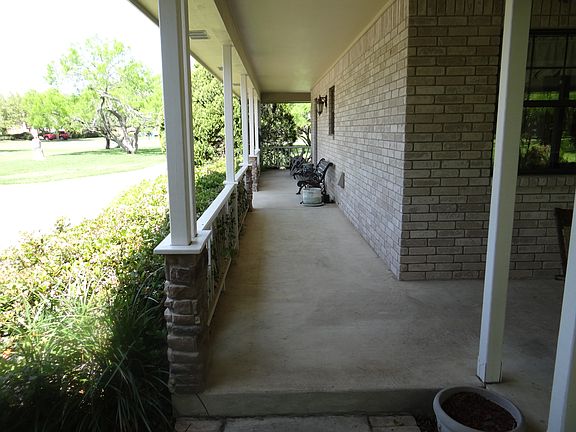 2nd image of 313 Kingwood Forest Dr