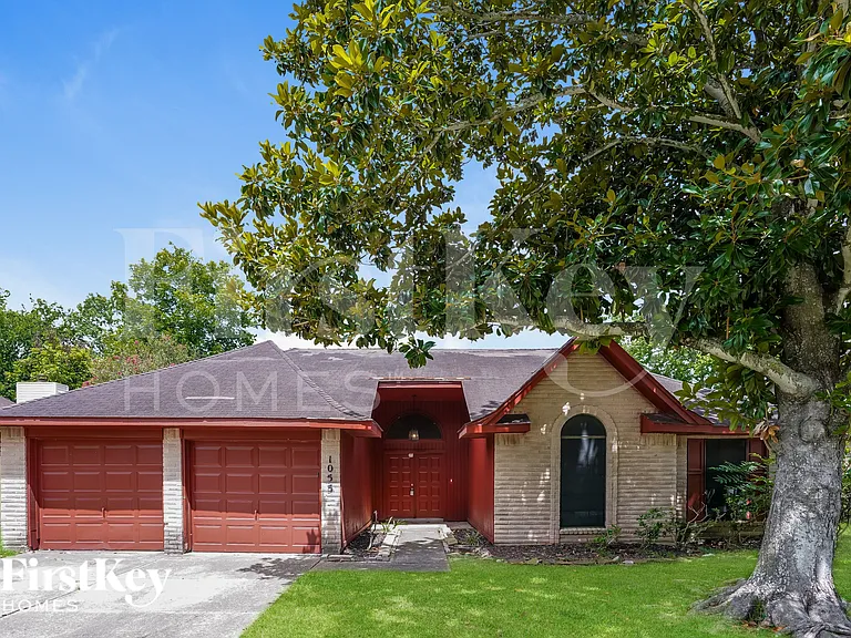 1055 Margate Dr — Photo 1