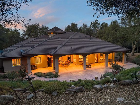 3rd image of 28429 Valley Oak Rd