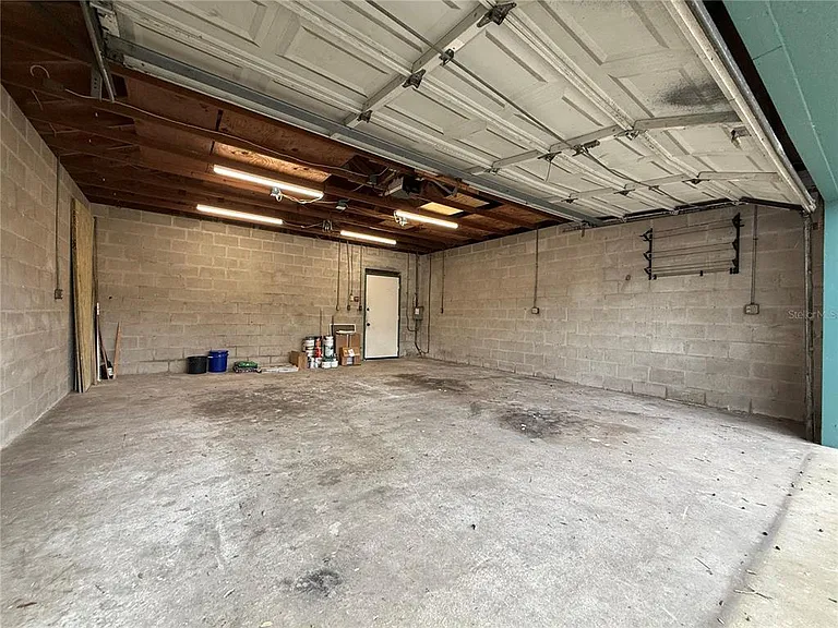 7002 S Shamrock Rd — Photo 33