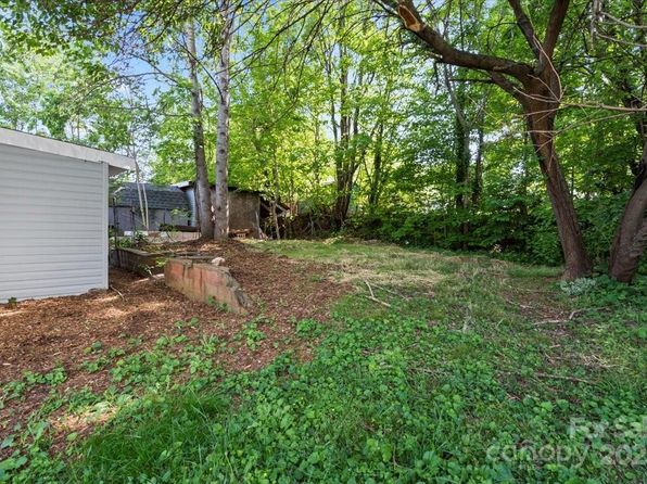 300 N Ervin Ave, Newton, NC 28658