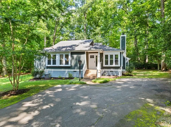 14408 Woods Walk Ct, Midlothian, VA 23112