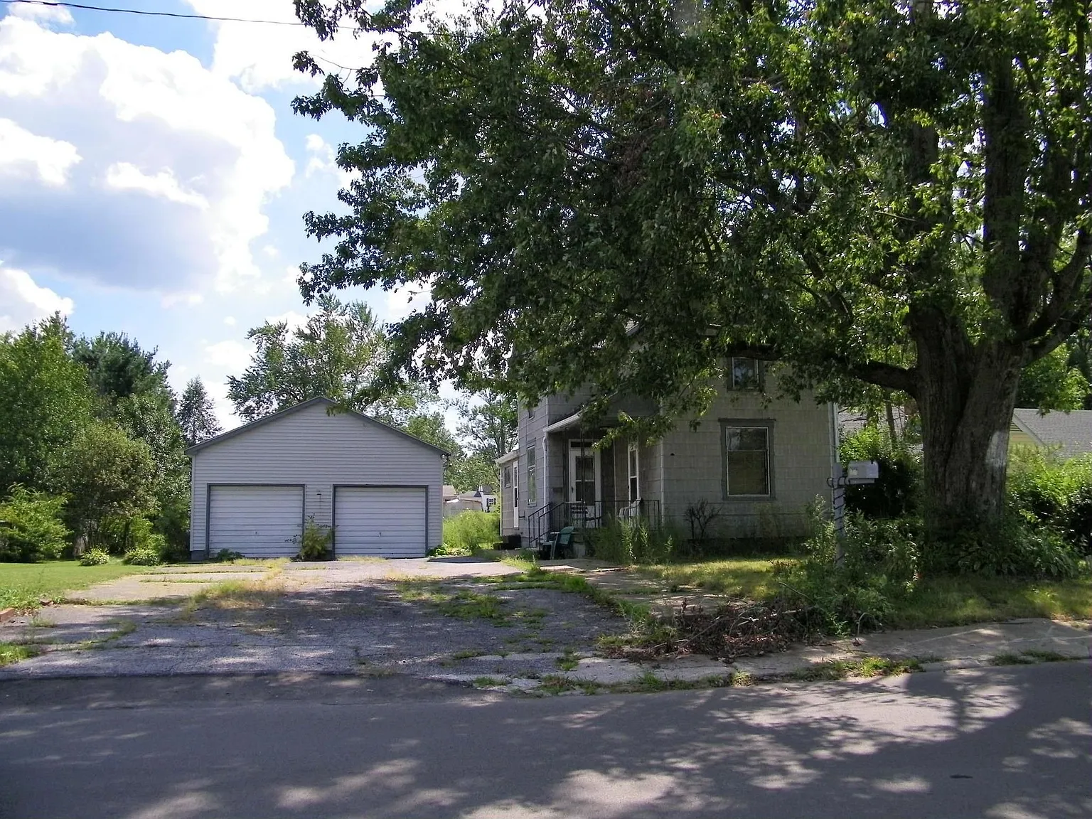 721 Grove Ave photo 1